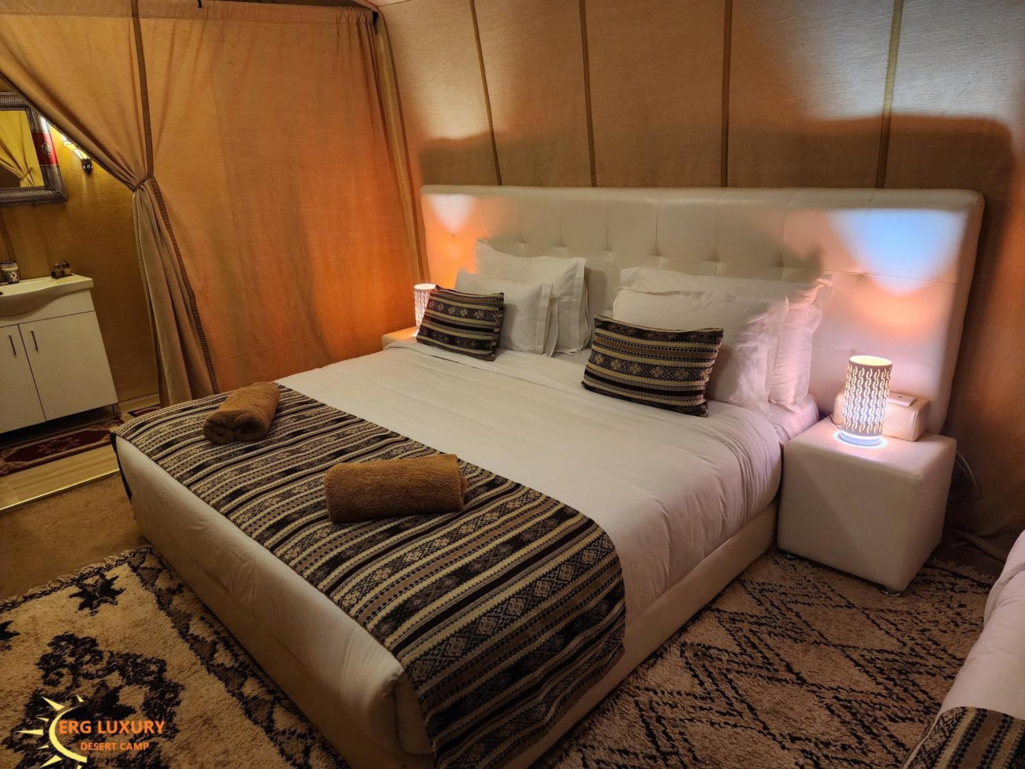 Saharian Luxury Camp Hotel Merzouga Bagian luar foto