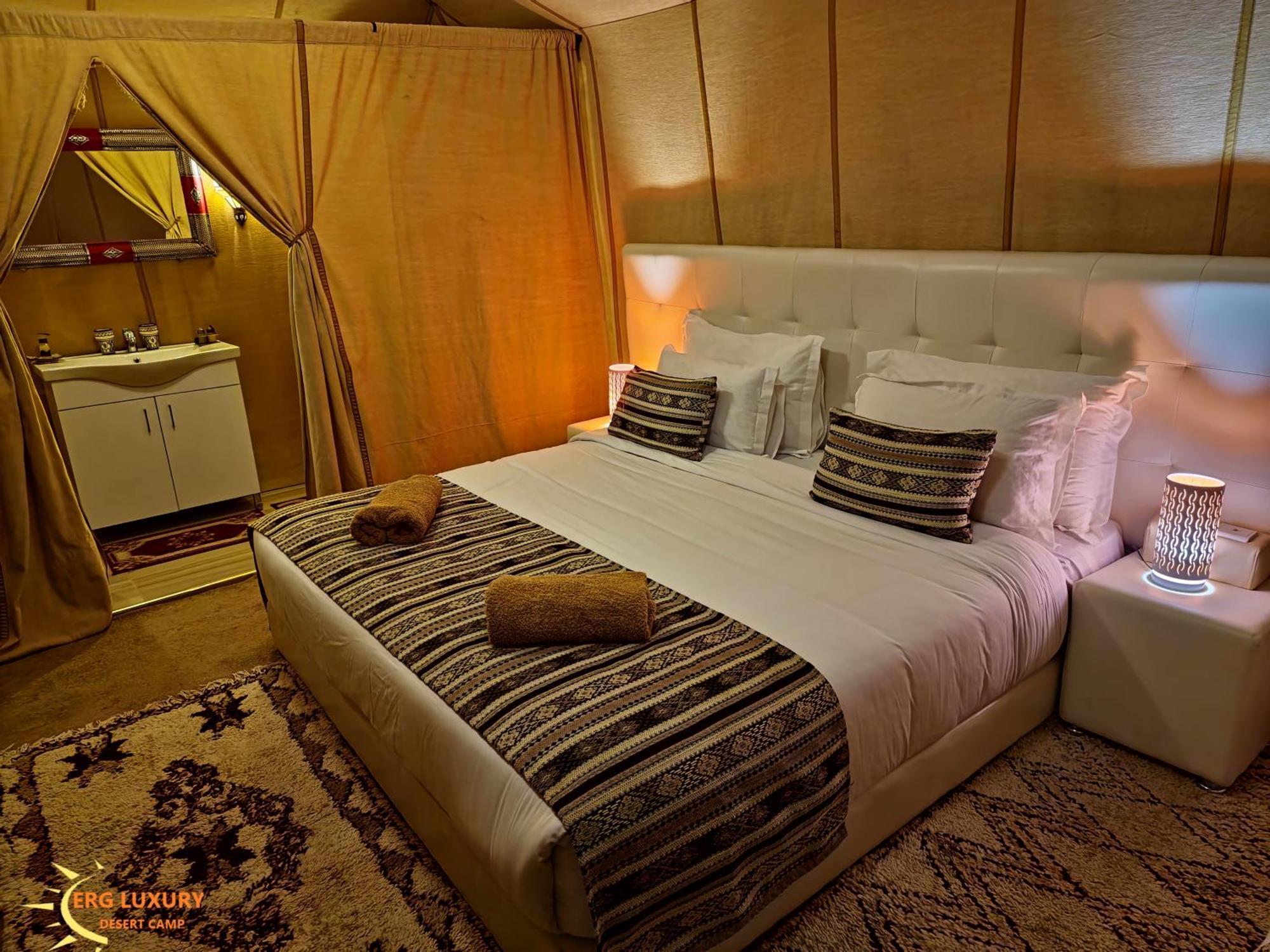 Saharian Luxury Camp Hotel Merzouga Bagian luar foto